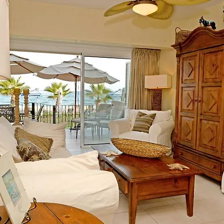 Fishbone Seafront House * Larnaca