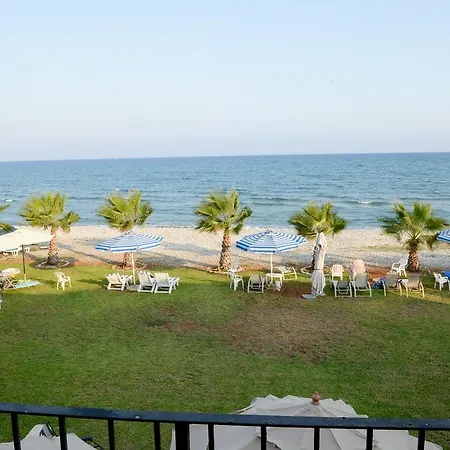 Fishbone Seafront House Casa vacanze
